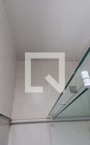 Apartamento à venda com 76m², 2 quartos e 2 vagasDetalhe do Banheiro da Suite