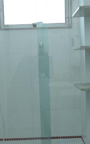 Apartamento para alugar com 250m², 4 quartos e 3 vagasBanheiro do Quarto 2 Box Blindex