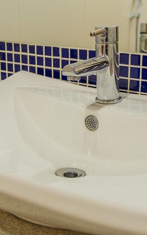 Apartamento à venda com 100m², 3 quartos e 1 vaga Apartamento à venda com 100m², 3 quartos e 1 vagaBanheiro da Suíte 3 pia