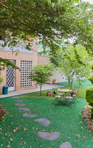 Casa para alugar com 702m², 7 quartos e 8 vagas Casa para alugar com 702m², 7 quartos e 8 vagasQuintal
