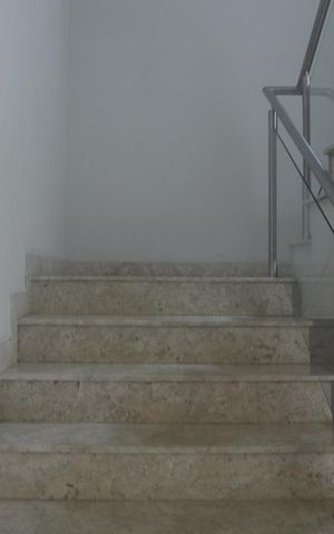 Casa à venda com 500m², 4 quartos e 3 vagasEscada