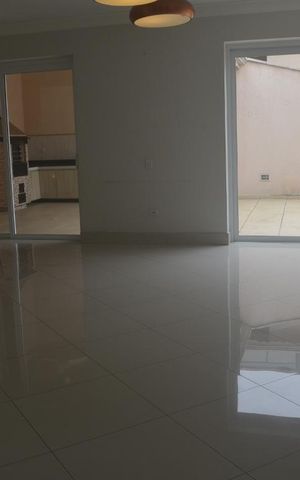 Casa à venda com 500m², 4 quartos e 3 vagasSala