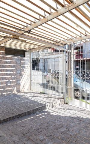 Casa à venda com 92m², 2 quartos e 2 vagasGaragem