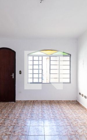 Casa à venda com 92m², 2 quartos e 2 vagasSala