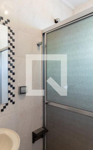 Casa à venda com 92m², 2 quartos e 2 vagasBanheiro 1