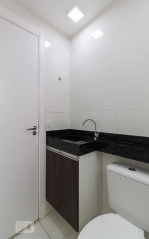 Apartamento para alugar com 42m², 2 quartos e sem vaga Apartamento para alugar com 42m², 2 quartos e sem vagaBanheiro