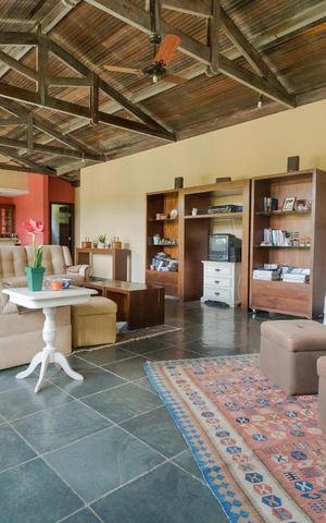 Casa de condomínio à venda com 900m², 3 quartos e 8 vagas Casa de condomínio à venda com 900m², 3 quartos e 8 vagasSala 02