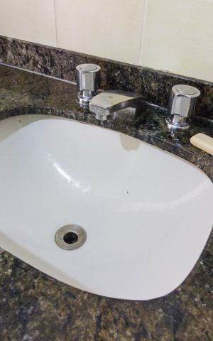 Apartamento à venda com 76m², 2 quartos e sem vagaBanheiro