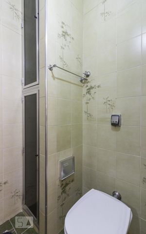 Apartamento à venda com 76m², 2 quartos e sem vagaBanheiro