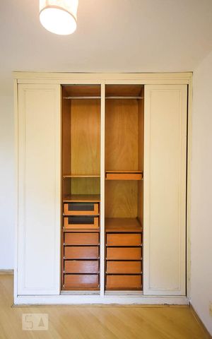 Apartamento para alugar com 70m², 3 quartos e 2 vagas Apartamento para alugar com 70m², 3 quartos e 2 vagasArmário do quarto 3