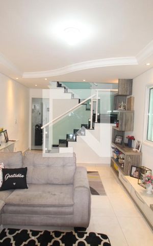 Casa à venda com 130m², 3 quartos e 4 vagasSala