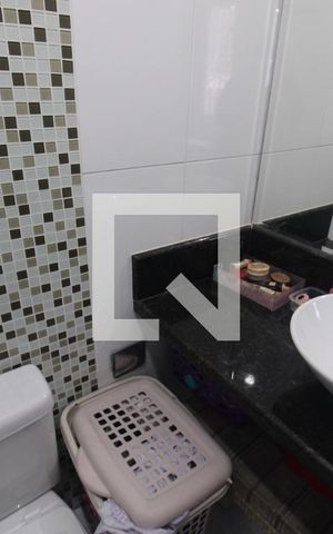 Casa à venda com 130m², 3 quartos e 4 vagasQuarto 2 - Banheiro