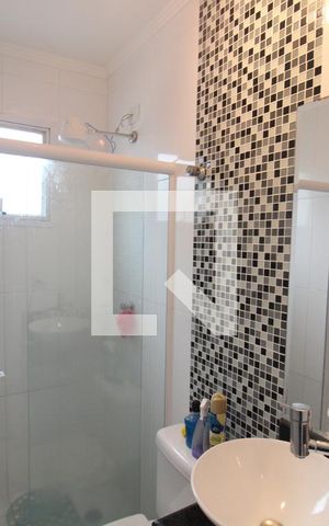 Casa à venda com 130m², 3 quartos e 4 vagasQuarto 1 - Banheiro