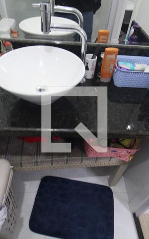 Casa à venda com 130m², 3 quartos e 4 vagasQuarto 2 - Banheiro