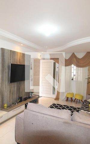 Casa à venda com 130m², 3 quartos e 4 vagasSala
