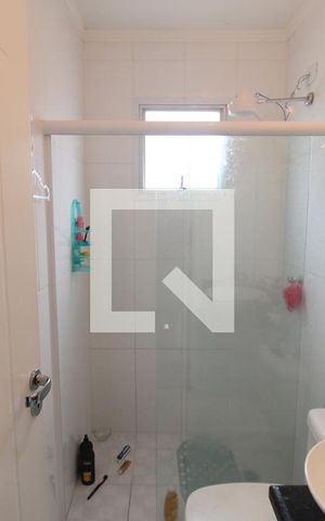 Casa à venda com 130m², 3 quartos e 4 vagasQuarto 1 - Banheiro