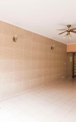 Casa à venda com 145m², 3 quartos e 2 vagasSala