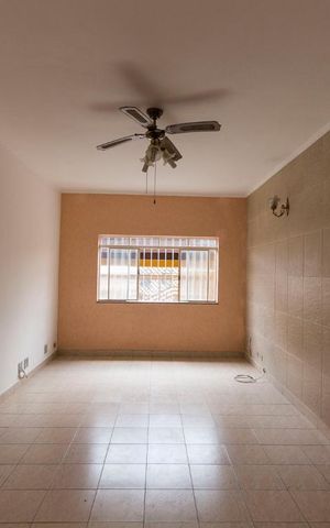Casa à venda com 145m², 3 quartos e 2 vagasSala