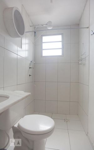 Apartamento à venda com 43m², 2 quartos e 1 vaga Apartamento à venda com 43m², 2 quartos e 1 vagaBanheiro