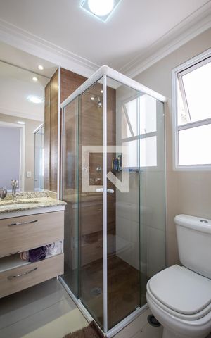 Apartamento para alugar com 67m², 2 quartos e 1 vaga Apartamento para alugar com 67m², 2 quartos e 1 vagaBanheiro da Suíte