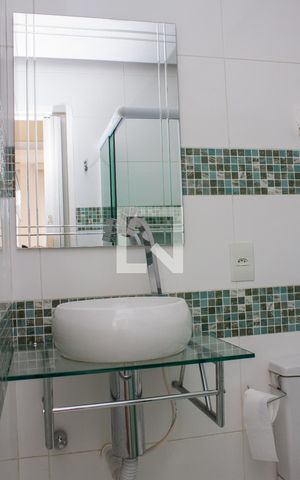 Apartamento à venda com 62m², 2 quartos e 1 vagaBanheiro Social