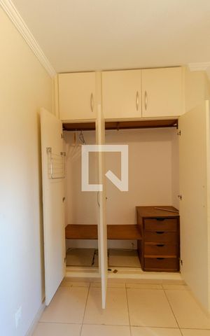 Apartamento à venda com 62m², 2 quartos e 1 vaga Apartamento à venda com 62m², 2 quartos e 1 vagaQuarto 01 - Armário