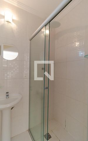Apartamento à venda com 62m², 2 quartos e 1 vaga Apartamento à venda com 62m², 2 quartos e 1 vagaBanheiro