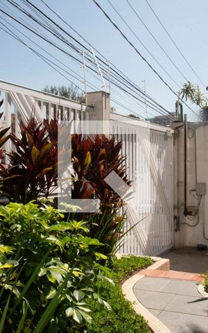 Apartamento à venda com 48m², 1 quarto e sem vaga Apartamento à venda com 48m², 1 quarto e sem vagaEntrada