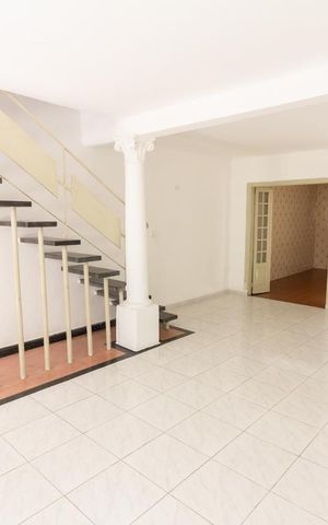 Casa à venda com 120m², 2 quartos e 1 vaga Casa à venda com 120m², 2 quartos e 1 vagaSala