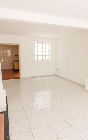 Casa à venda com 120m², 2 quartos e 1 vaga Casa à venda com 120m², 2 quartos e 1 vagaSala