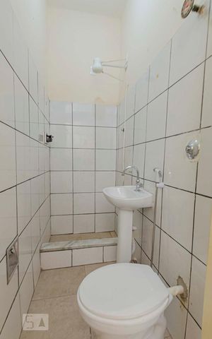 Casa para alugar com 210m², 5 quartos e 1 vagaBanheiro 1