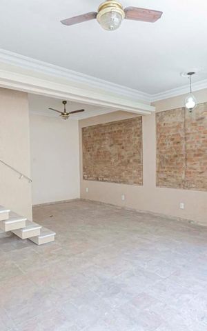 Casa para alugar com 210m², 5 quartos e 1 vagaSala