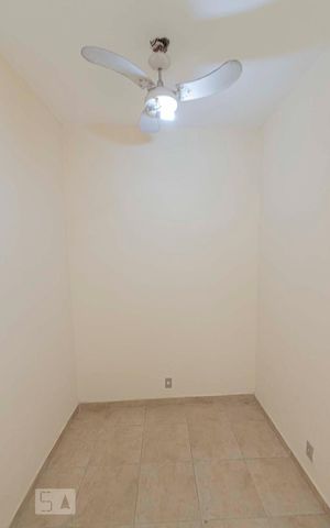 Casa para alugar com 210m², 5 quartos e 1 vagaQuarto 1