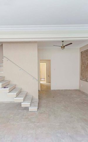 Casa para alugar com 210m², 5 quartos e 1 vagaSala