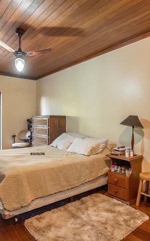 Casa de condomínio à venda com 300m², 6 quartos e 2 vagas Casa de condomínio à venda com 300m², 6 quartos e 2 vagasSuíte