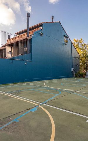 Casa de condomínio à venda com 300m², 6 quartos e 2 vagas Casa de condomínio à venda com 300m², 6 quartos e 2 vagasÁrea Comum - Quadra