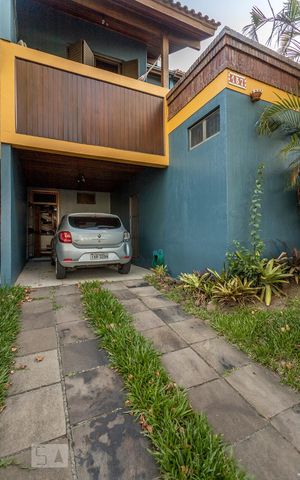 Casa de condomínio à venda com 300m², 6 quartos e 2 vagas Casa de condomínio à venda com 300m², 6 quartos e 2 vagasGaragem