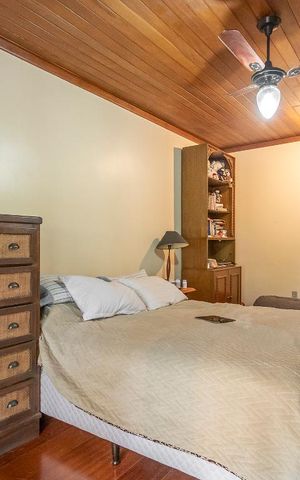 Casa de condomínio à venda com 300m², 6 quartos e 2 vagas Casa de condomínio à venda com 300m², 6 quartos e 2 vagasSuíte