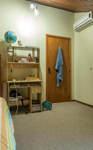 Casa de condomínio à venda com 300m², 6 quartos e 2 vagas Casa de condomínio à venda com 300m², 6 quartos e 2 vagasQuarto 5
