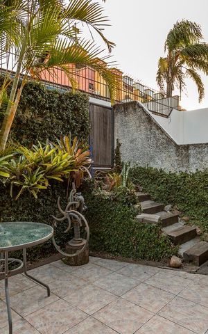 Casa de condomínio à venda com 300m², 6 quartos e 2 vagas Casa de condomínio à venda com 300m², 6 quartos e 2 vagasQuintal