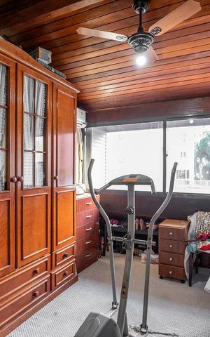 Casa de condomínio à venda com 300m², 6 quartos e 2 vagas Casa de condomínio à venda com 300m², 6 quartos e 2 vagasQuarto 4