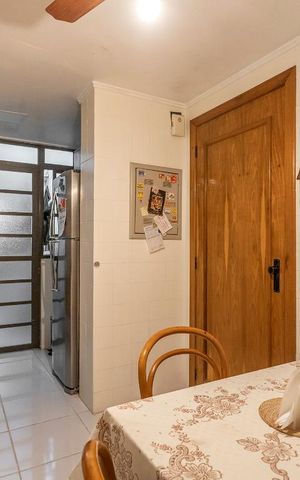 Casa de condomínio à venda com 300m², 6 quartos e 2 vagas Casa de condomínio à venda com 300m², 6 quartos e 2 vagasCozinha