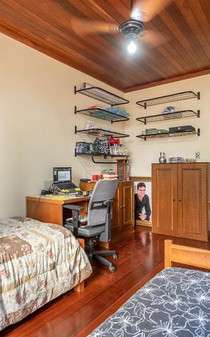 Casa de condomínio à venda com 300m², 6 quartos e 2 vagas Casa de condomínio à venda com 300m², 6 quartos e 2 vagasQuarto 1