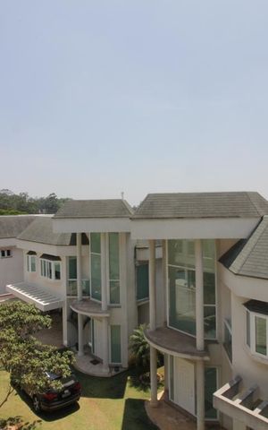 Casa de condomínio à venda com 820m², 4 quartos e 6 vagasVista da suíte 2