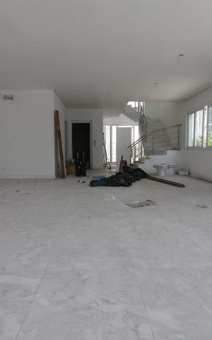 Casa de condomínio à venda com 820m², 4 quartos e 6 vagasSala