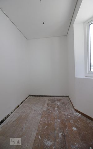 Casa de condomínio à venda com 820m², 4 quartos e 6 vagasCloset