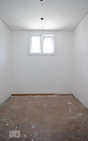 Casa de condomínio à venda com 820m², 4 quartos e 6 vagasCloset