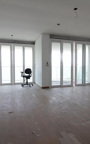 Casa de condomínio à venda com 820m², 4 quartos e 6 vagasSuíte 4