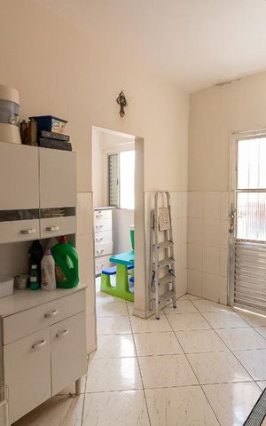 Casa à venda com 198m², 3 quartos e 2 vagasEdícula - sala ou área de serviço