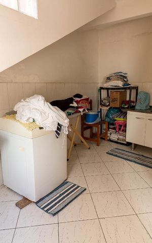 Casa à venda com 198m², 3 quartos e 2 vagasEdícula - sala ou área de serviço